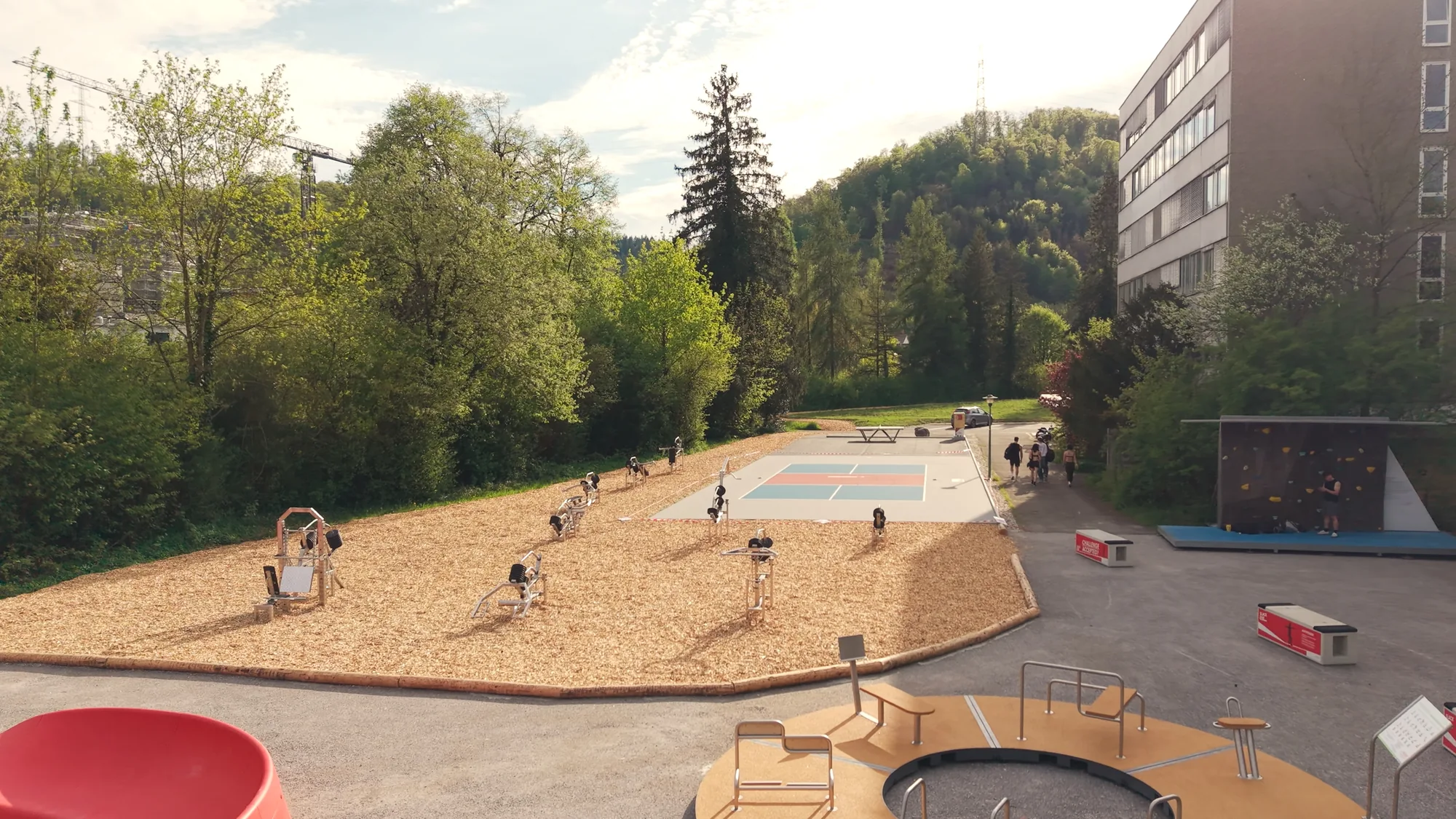 Installation de fitness en plein air entièrement montée au parc de mouvement de Liestal